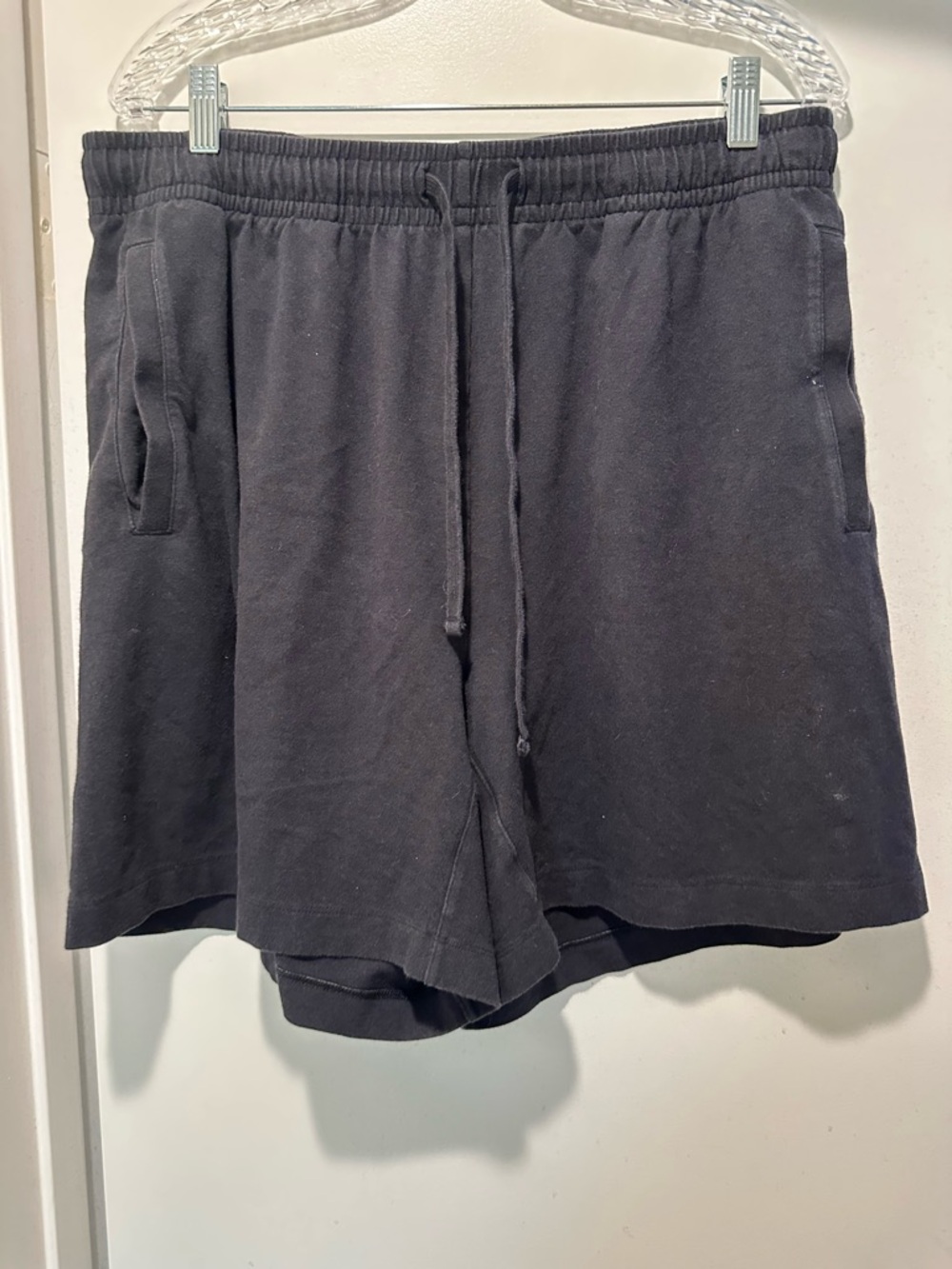 SKIMS Men's Black Athletic Drawstring Shorts Size Large